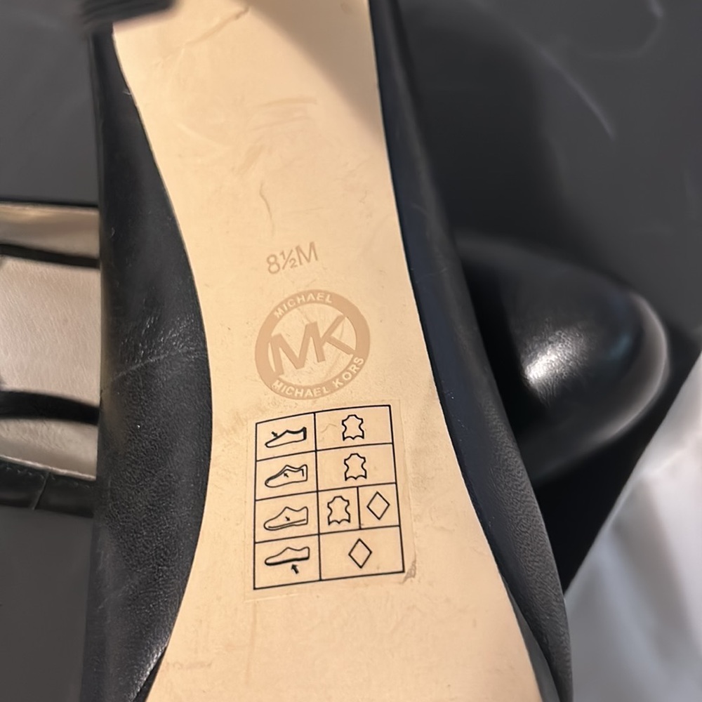 MICHAEL KORS PUMP SHOE SIZE 8 1/2 - Picture 12 of 12